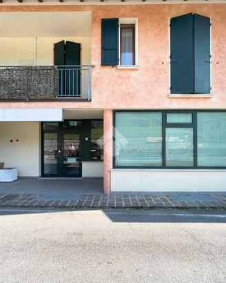 NEGOZIO A VALLIO TERME
