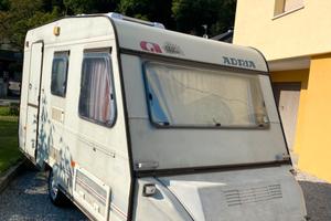 Roulotte adria optima 4052