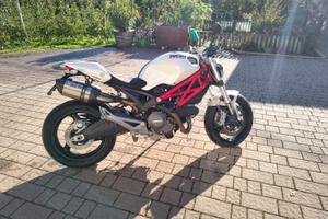 Ducati Monster 696