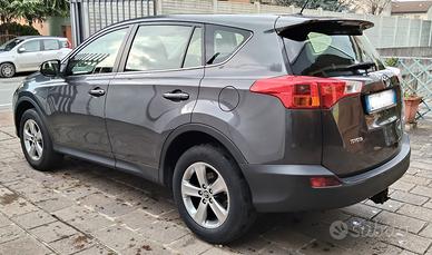 Toyota rave 4 2wd 2015