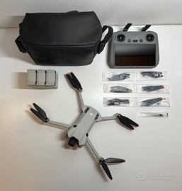 Drone DJI Mini 4 Pro Fly More Combo