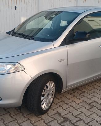 Lancia Ypsilon 1.2 69 CV 5 porte Platinum