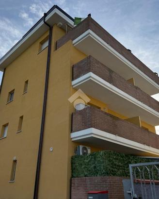 3 LOCALI A ALBA ADRIATICA