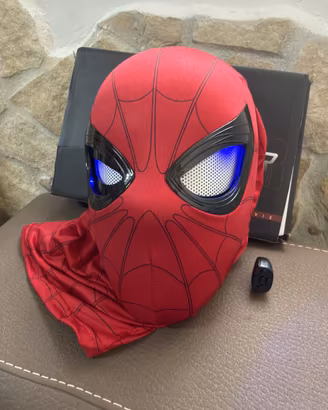 Maschera spiderman con occhi telecomandato