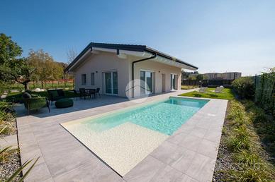 VILLA SINGOLA A LAZISE