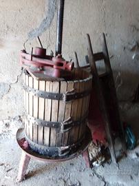 torchio da 60 con pistatrice capa raspoli