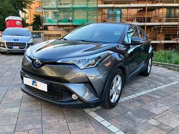 TOYOTA C-HR 1.8 Hybrid E-CVT Business 100 cv