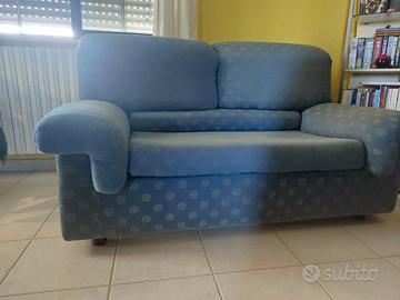 2 DIVANI due posti blu con letto con omaggio