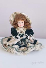 Bambola di porcellana da collezione
