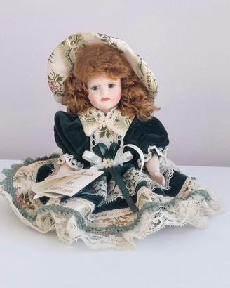 Bambola di porcellana da collezione