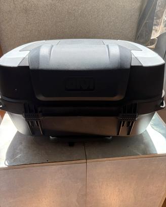 Bauletto givi con schienale passeggero