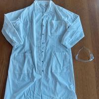 Camice da laboratorio con occhiali di sicurezza