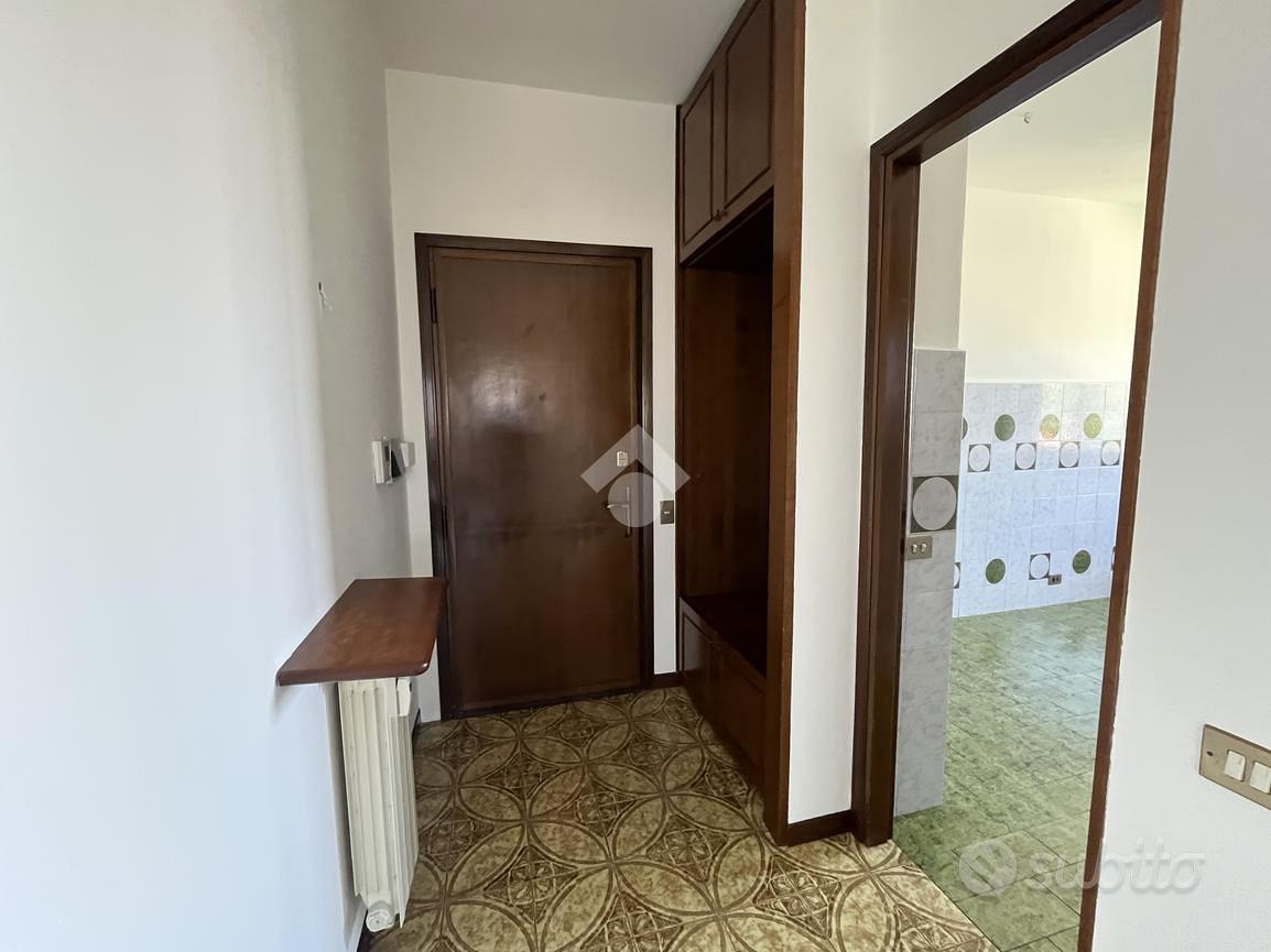 3 LOCALI A PADERNO D'ADDA - Vista 3