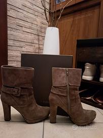 Stivaletto donna in camoscio