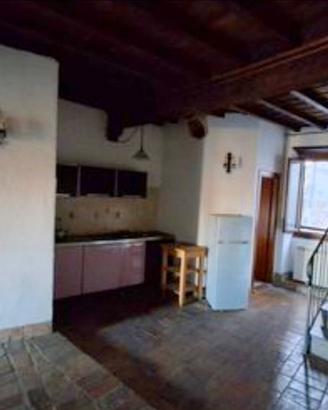 Appartamento biliv. indipendente centro Capranica