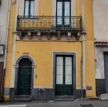 Palazzetto di 200 mq su due livelli a piedimonte