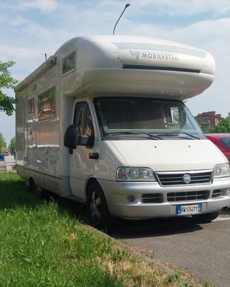 Camper Mansardato 7 posti