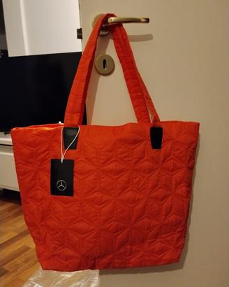 shopper Coral Mercedes Benz 