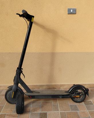 Mi Electric Scooter 1S

Black Batteria da Cambiare