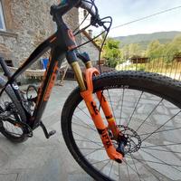 Mtb Torpado 29 taglia M Carbonio front