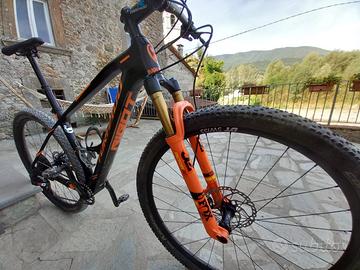 Mtb Torpado 29 taglia M Carbonio front