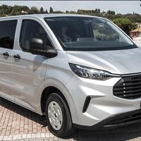 Ford Custom pulmino 9 posti a NOLEGGIO