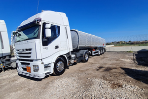 Trattore stradale iveco stralis 450