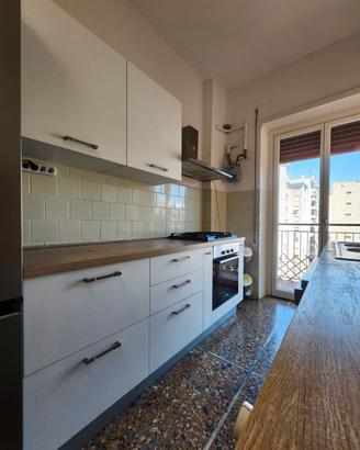 Cucina completa con piano cottura e forno
