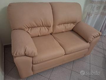Divani. Camera da letto.