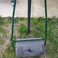 Rullo manuale per erba, Geolia manico in metallo