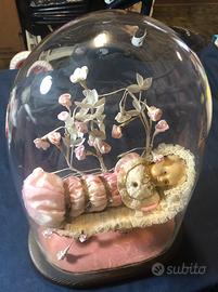 Maria Bambina in teca di vetro