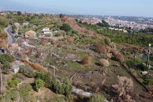 Rif.lu226| area edificabile aci catena