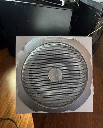 subwoofer attivo marca Trust (modello Tytan 2.1)