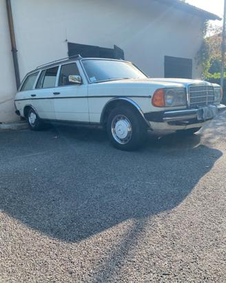 Mercedes 200 t w 123
