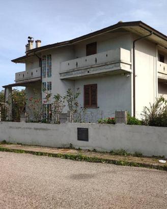Immobile in asta di 298 m² con più di 5 locali e b