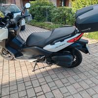 Yamaha X-Max 125