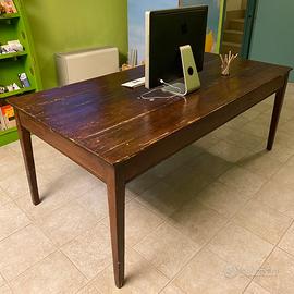 Tavolo scrivania con cassetto