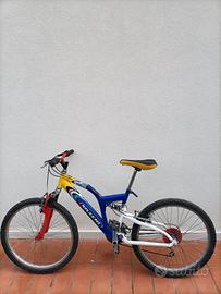 BICICLETTA "MOUNTAIN BIKE"  