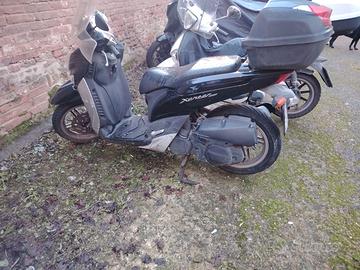 MOTORINO 125 YAMAHA XCENTER