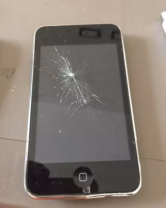 3592NN-Apple iPod Touch 1