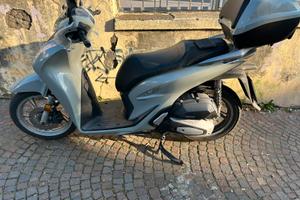 SH 150 colore grigio