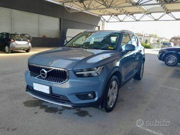 VOLVO XC40 T2 MOMENTUM PRO