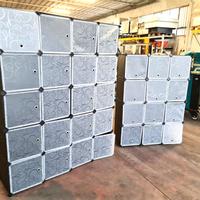 2 armadi per abbigliamento usati