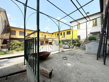 MULTILOCALE A FORMIGARA