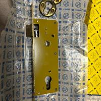 Serratura Corni in acciaio ottonato quadro 8