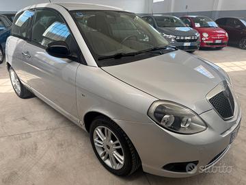 Lancia Ypsilon 1.2 69 CV Unyca