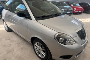 Lancia Ypsilon 1.2 69 CV Unyca