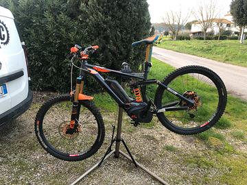 Bici pedalata assistita cube stereo