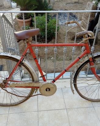 Bicicletta antica a bacchetta