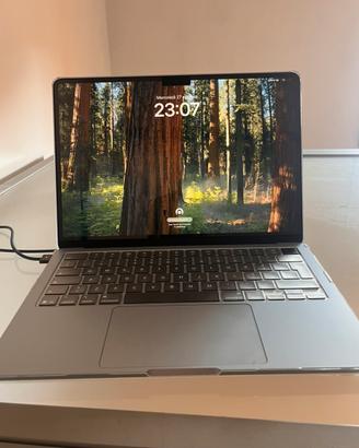 Mac Book M4 2025